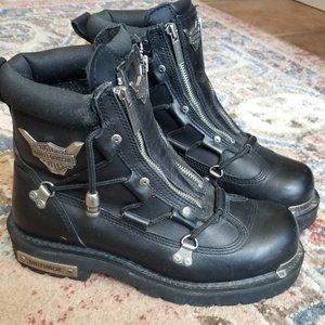 Harley Davidson boots black leather zipper front. Excellent new condition.
